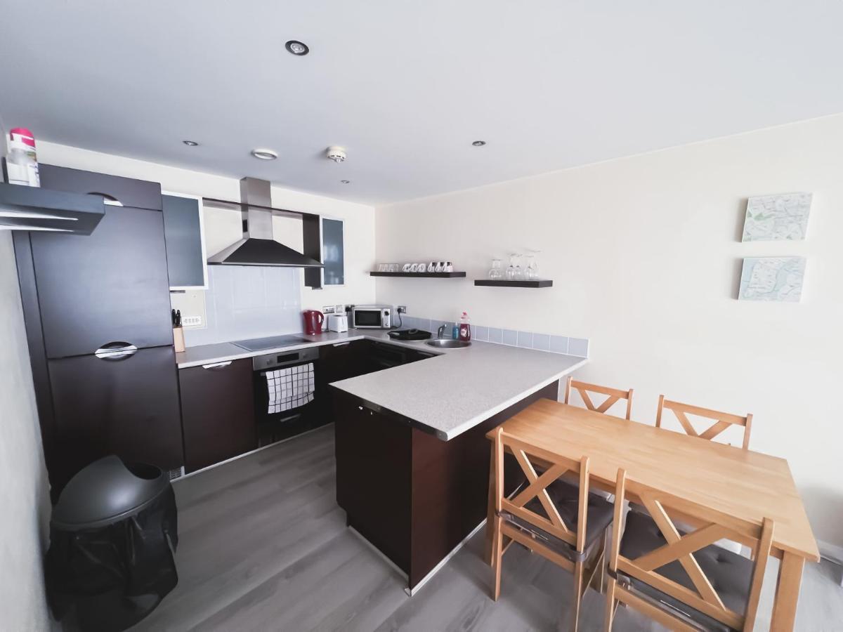 Appartamento Spacious 2 Bed Flat, Free Parking, Close To Town *