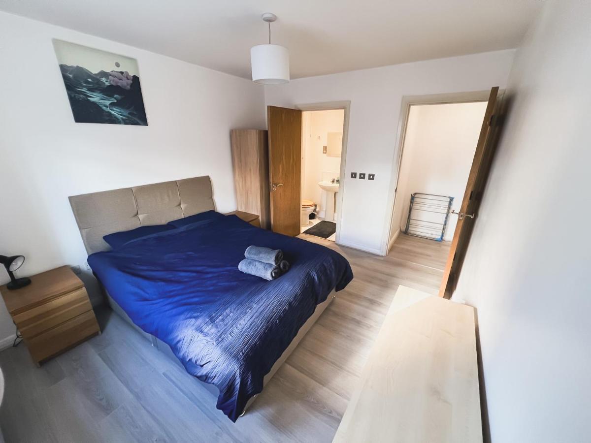 Apartment Spacious 2 Bed Flat, Free Parking, Close To Town Manchester